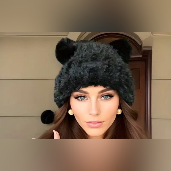 Fuzzy bear hat brand new in black - Picture 2 of 8